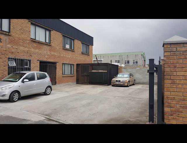 1,300M² FACTORY TO LET IN BLACKHEATH INDUSTRIAL